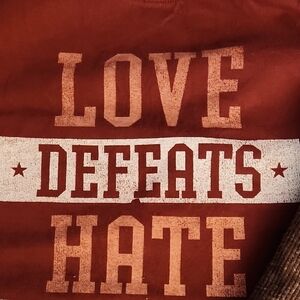 ❤️2pc BUNDLE: Art Class Maroon Tee (S) + Thermal Wonder Nation (XS)